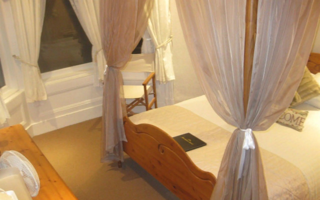 Rock Dene Hotel