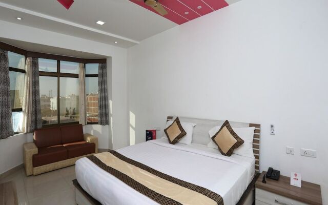 Capital O 10970 Hotel Krishna Palace