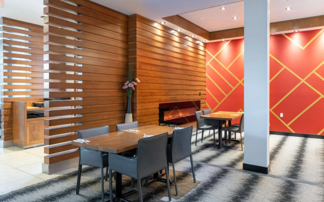 Four Points by Sheraton Edmonton International Airport
