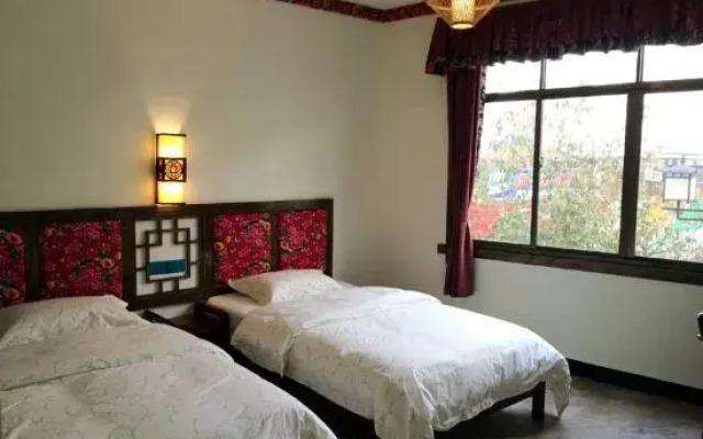 Zhangjiajie Potato Inn Baofeng Branch