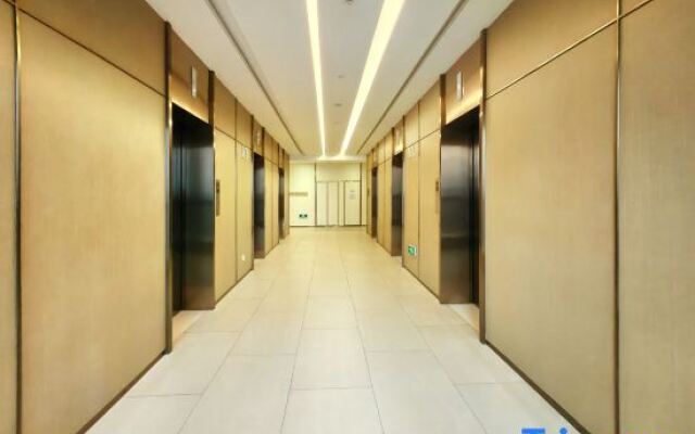 Star Theme Apartment (Guangzhou Panyu Tianhe Chengnancun Wanbo Metro Station)