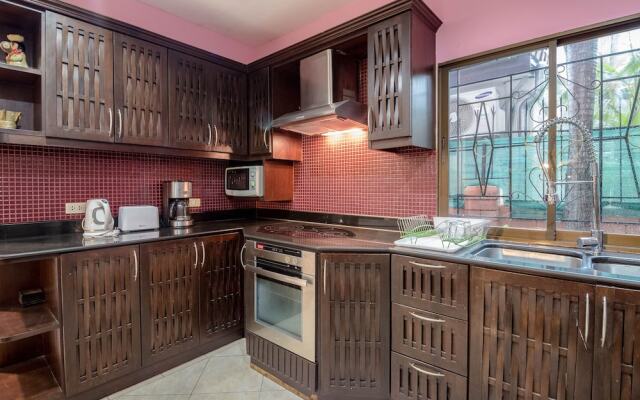 Baan Kanittha - 5 Bedrooms Pool Villa