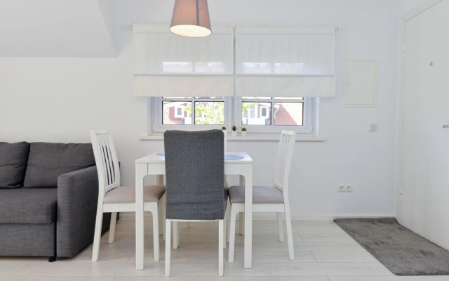 Apartment Amber White