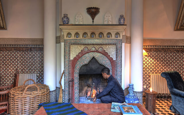 Riad Kaiss by Anika