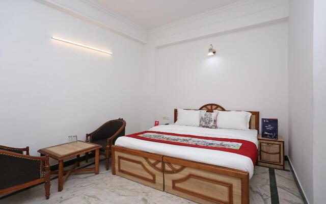 OYO 10072 Hotel Amrit Regency