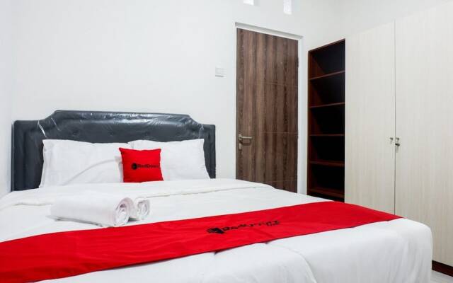 RedDoorz near Ahmad Yani Airport 2