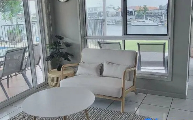 waterfront Cosy Getaway