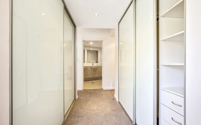 Pyrmont Harbour View Penthouse