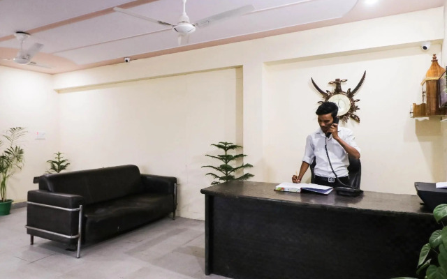 Akash Guest House by OYO Rooms