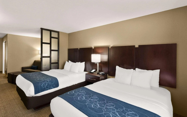 Comfort Suites Commerce