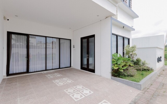 Thematic Cluster Village by The Lavana