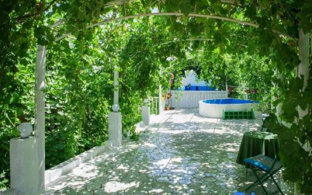 Turpan Silk Road Lodges - The Vines