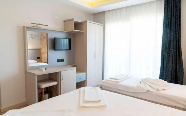 Tone Otel