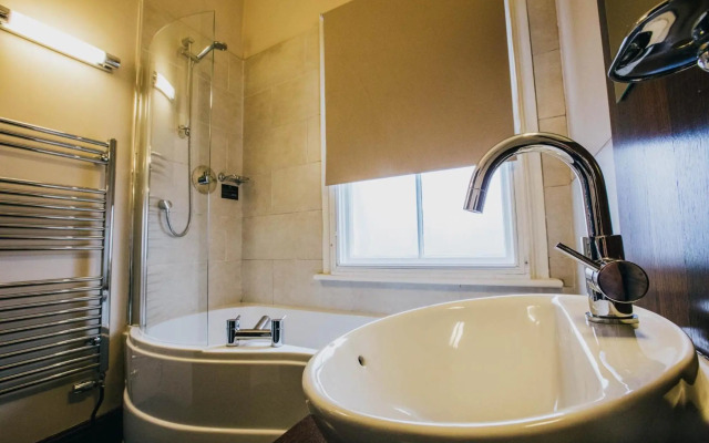 Duke Of Edinburgh Hotel