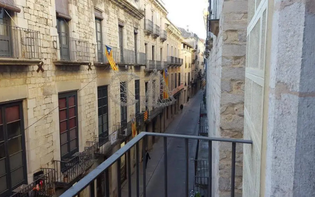 Sleepin Girona