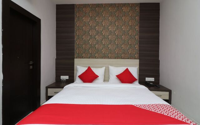 OYO 7044 Hotel Megha