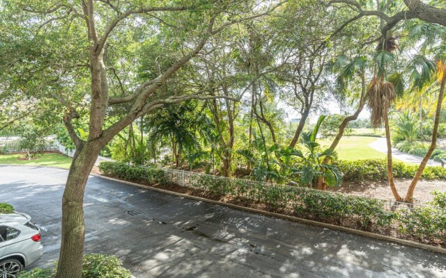 Modern Townhouse Apartments in Aventura