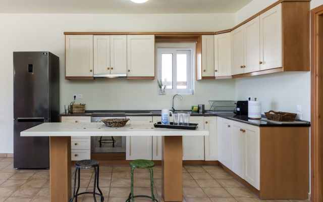 Porto Aqua Vista - Premium Seaside Villa w/ pool