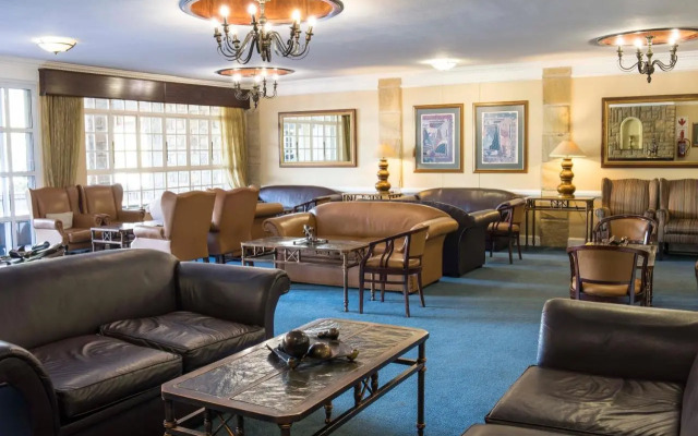 Cathedral Peak Hotel