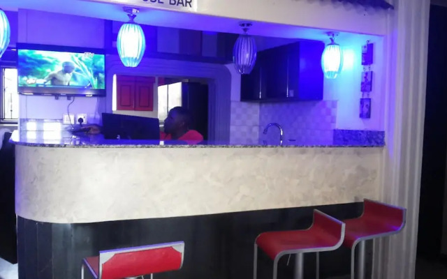 Pent House Inn Namugongo