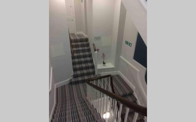 Beautiful Bath Apartment in iconic Milsom Street Location