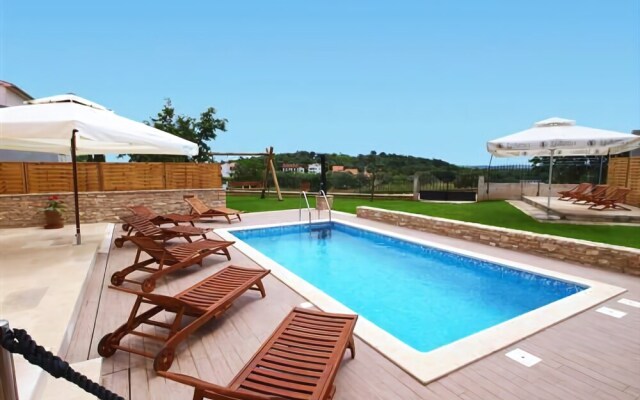 Holiday House Stinjan Licardo