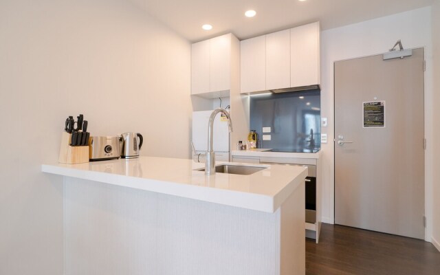 Auckland CBD Brand New 2 BDR Apartment