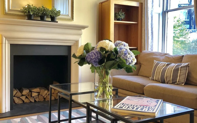 Buckingham Palace View Apartment