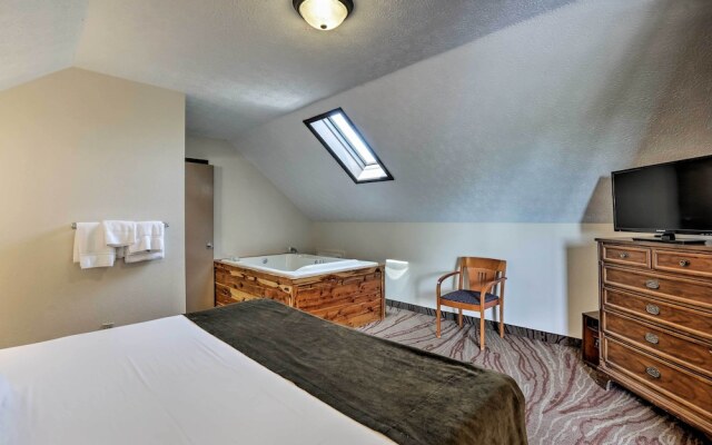 Burkesville Apt w/ Deck, Views & Pool Access!