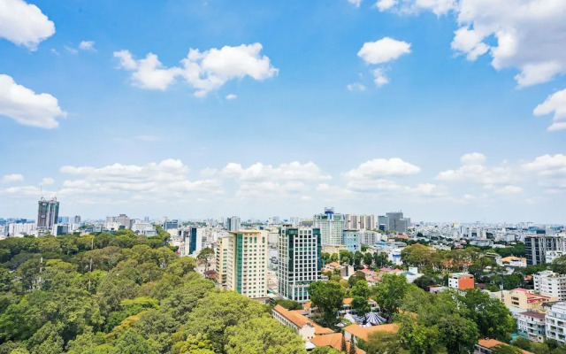 Salute de Sailing Tower - Palace Garden