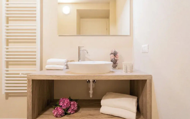 Romantic Escape City Centre With Jacuzzi & Parking