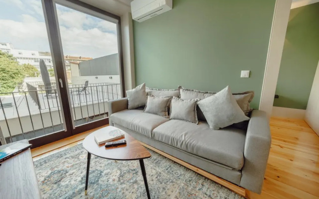 Legacy Oporto Premium Apartment C by Vacationy
