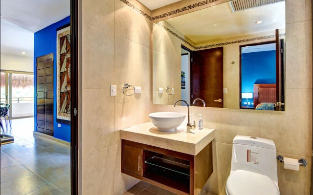Rainbow Penthouse 2 bedrooms sleeps 5