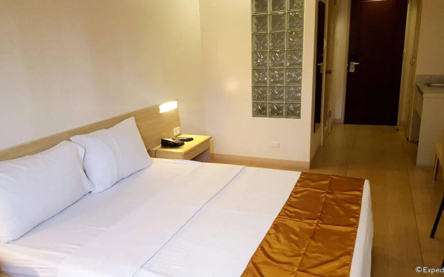 M Suites Hotel
