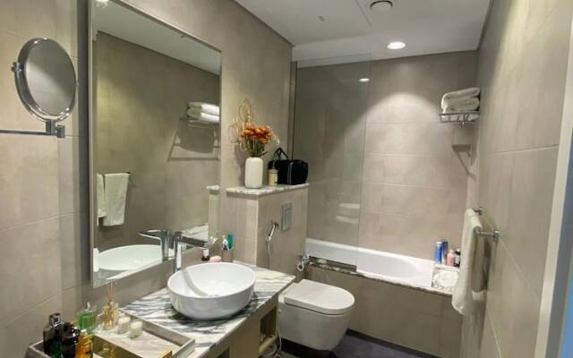 Gorgeous 2 Br in Paramount