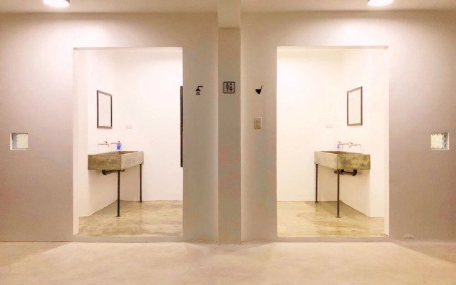 Pig Dive Hostel
