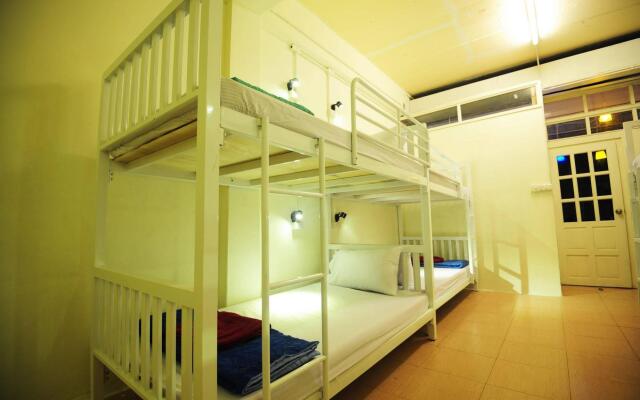 Phi Phi Bucket Hostel