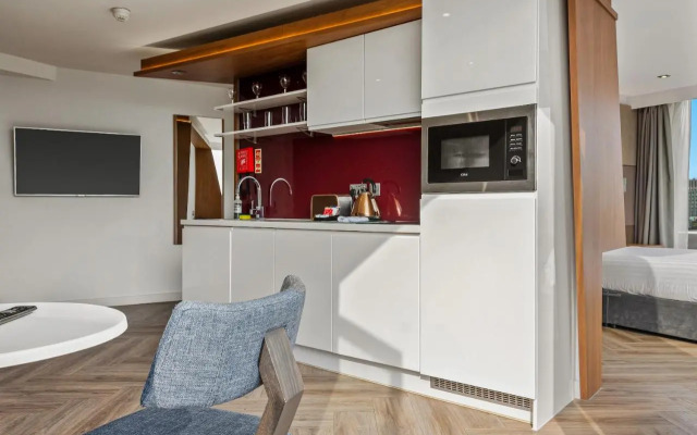 Roomzzz London Stratford