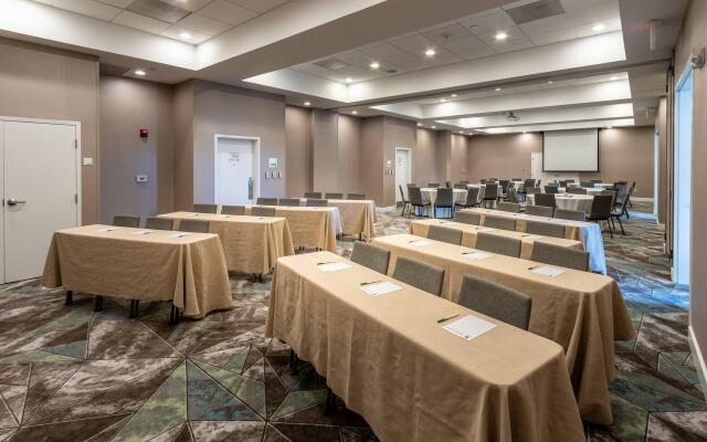 Holiday Inn Hotel & Suites Memphis - Wolfchase Galleria by IHG