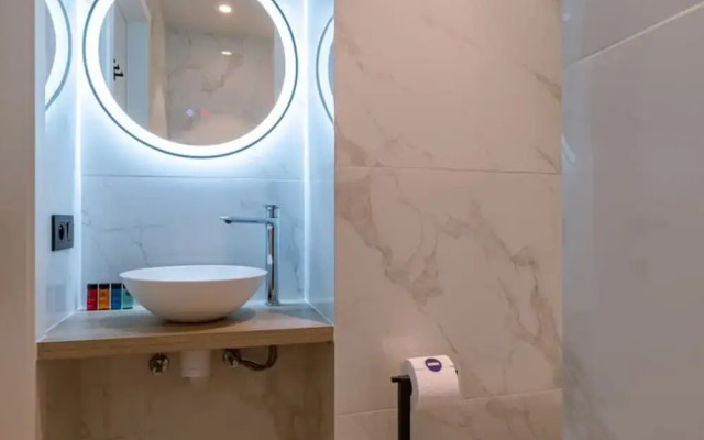 Luxurious Penthouse With Beautiful Seaview