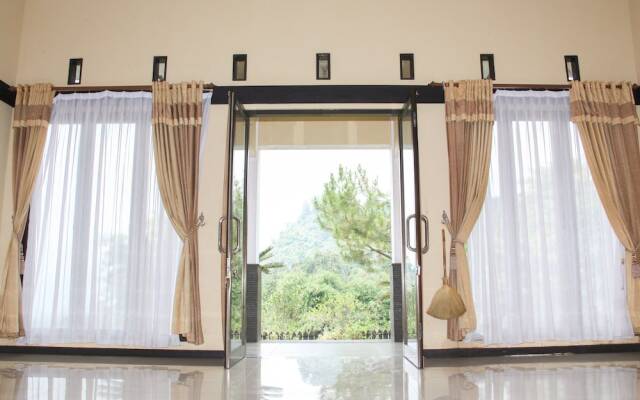 Aldeoz Ciater Cikole Villa Subang