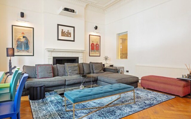 Bright 2 Bedroom Apartment in South Kensington