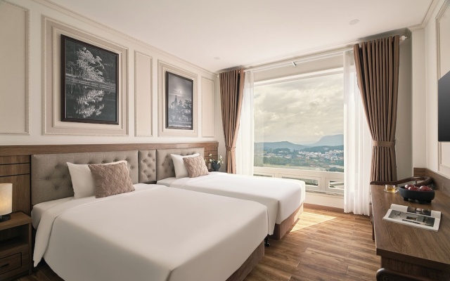 Hill Side Town Hotel – Guest Rooms – Da Lat