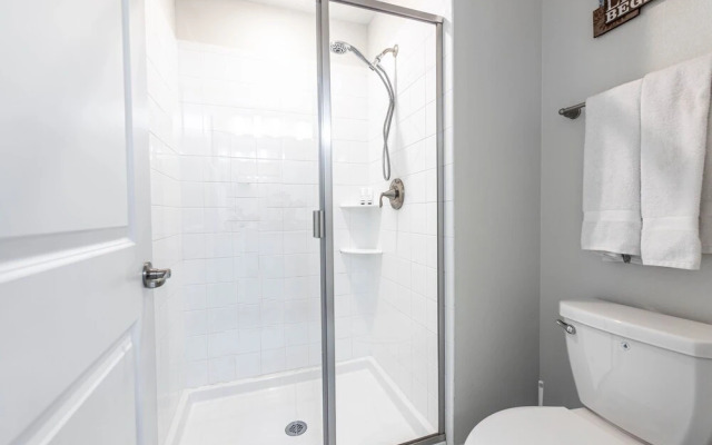 Gorgeous NEW Orlando Townhouse With Pvt Pool by Redawning