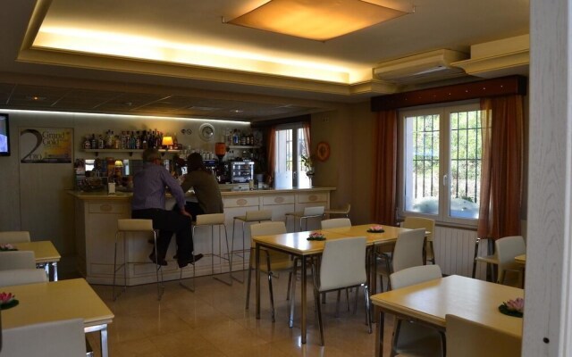 Versalles Hotel