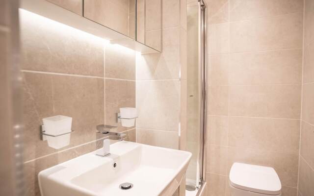 Windsor Castle Two-bedroom Apartment by Belvilla