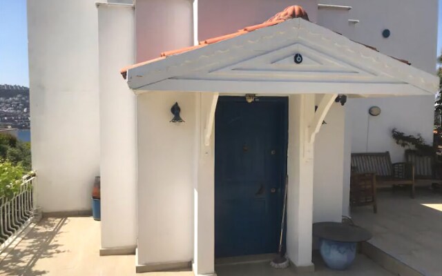 Apartment 2 bedroom with Private Beach