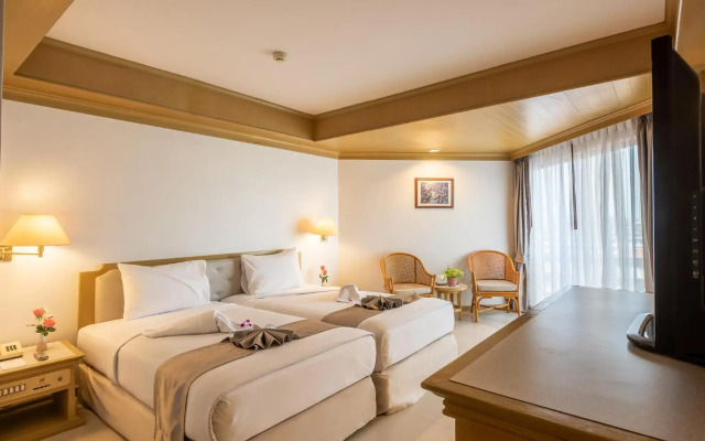 City Beach Resort