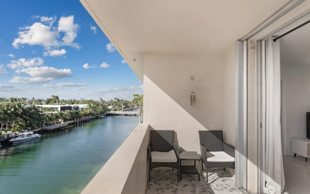 Bay Harbor Sunset Apt 5C