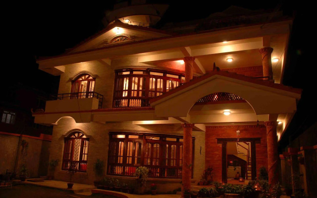 Vardan Resort n' Apartment
